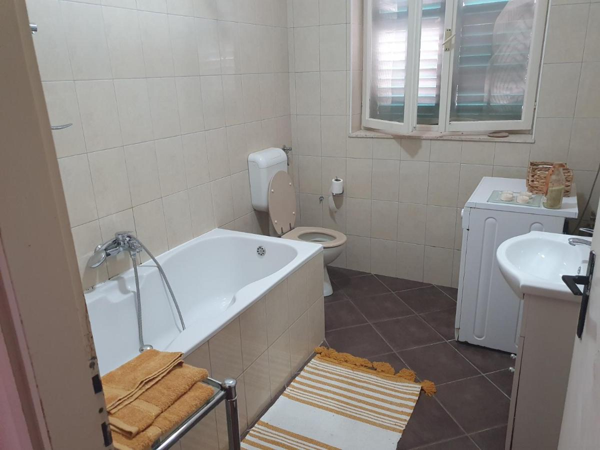 Apartment Lana Trogir Eksteriør billede